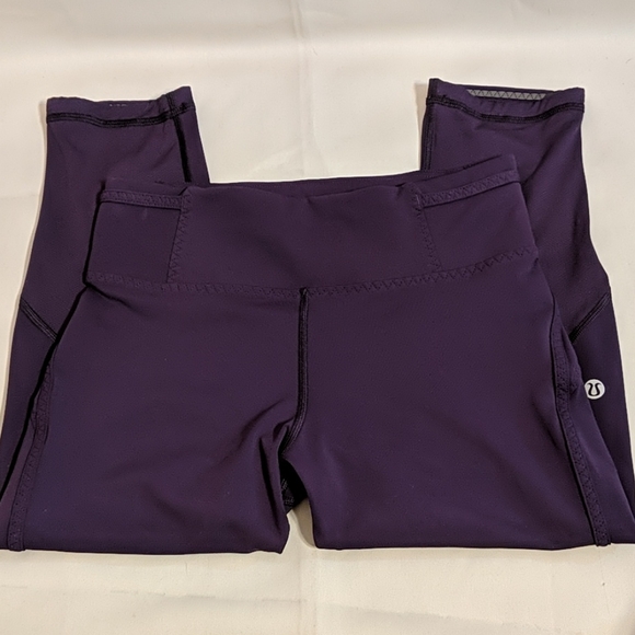 lululemon athletica Pants - Lululemon 17" Crop Capri Leggings